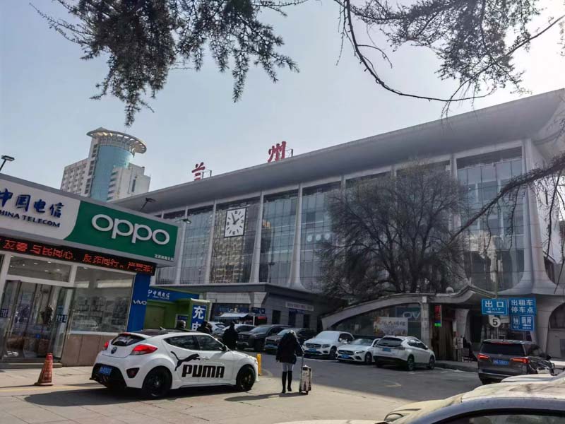 询律师时必须要缴纳律师费用吗？上海法律顾问告诉你答案