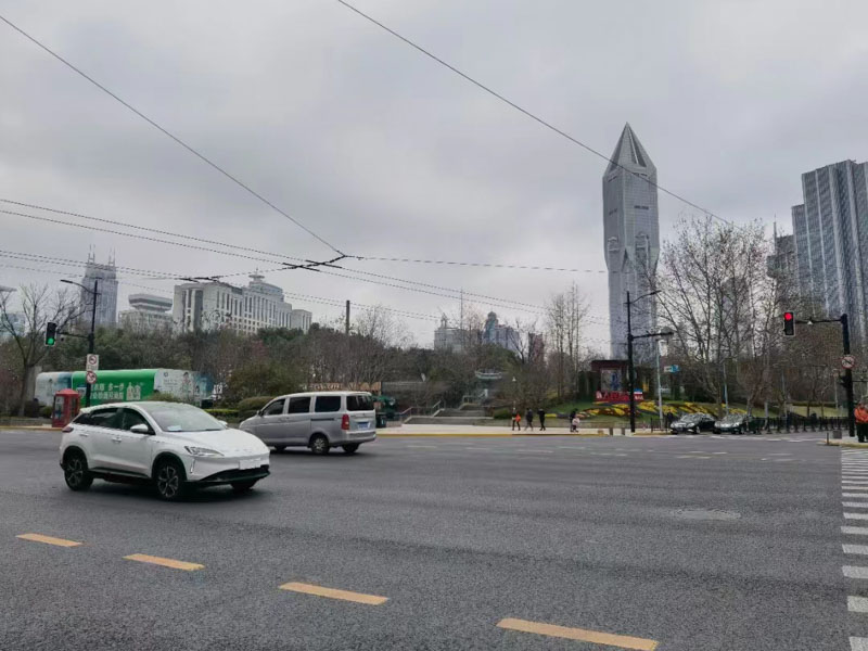 商品房买卖双方合同的签订与履行是怎样的？上海律师事务所为您讲解