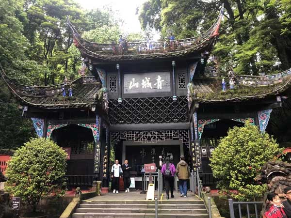 家人被拘留后，需要请律师嘛？上海刑事案件律师为您解析