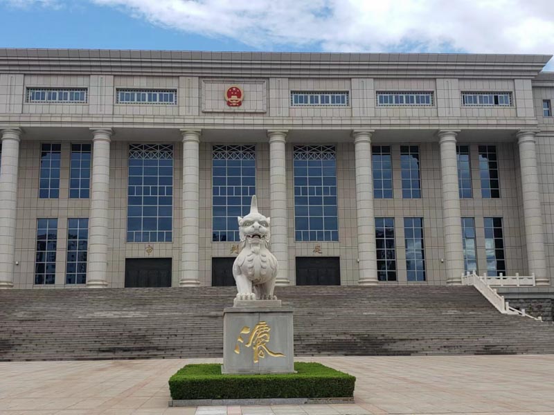 自己给自己伪造一个身份证，犯法吗！上海刑事诉讼律师：触犯了伪造、变造居民身份证罪